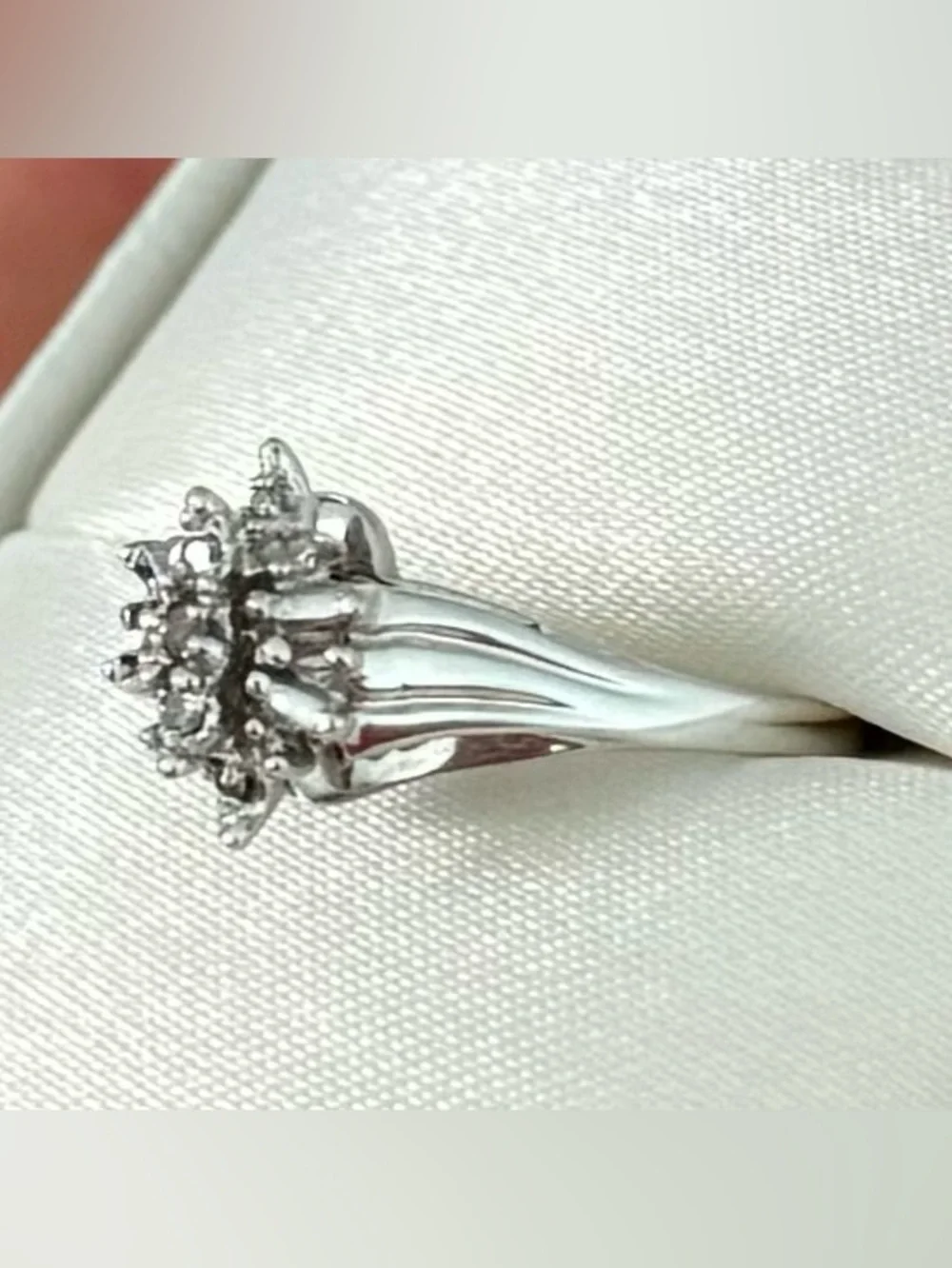 Vintage 10K White Gold Natural Diamond Cluster Ring - Size 7 - 2.29 Grams